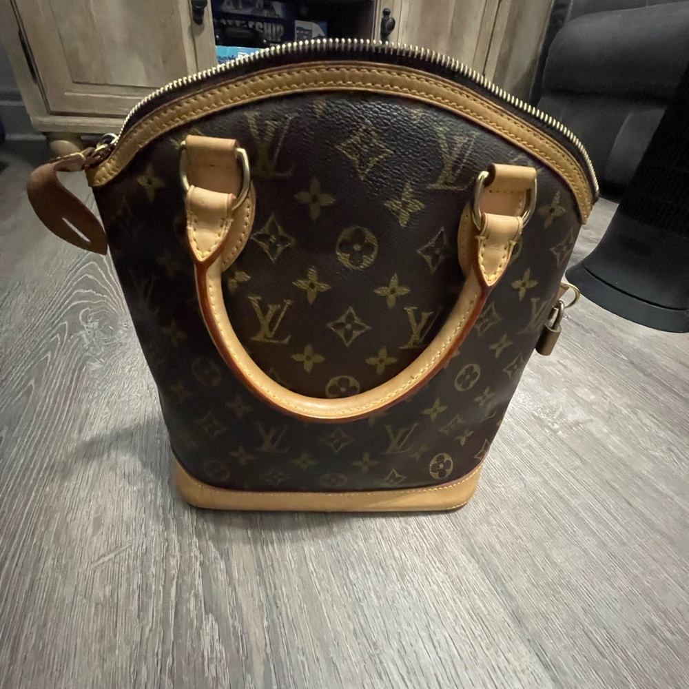 Louis Vuitton  Monogram lockit pm
